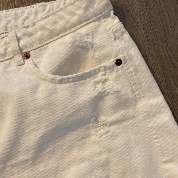 Zara white denim distressed shorts size 14 - Picture 3 of 6